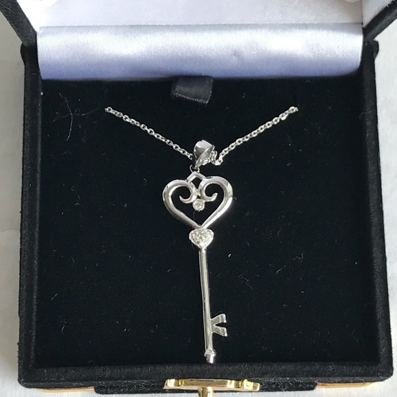 Jewelry - 🆕 14K WG Diamond Key Pendant